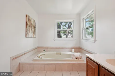 $889,900 | 5803 Sunderland Court, Alexandria, VA 22315