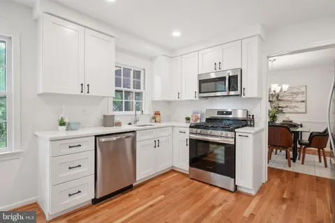 $889,900 | 5803 Sunderland Court, Alexandria, VA 22315