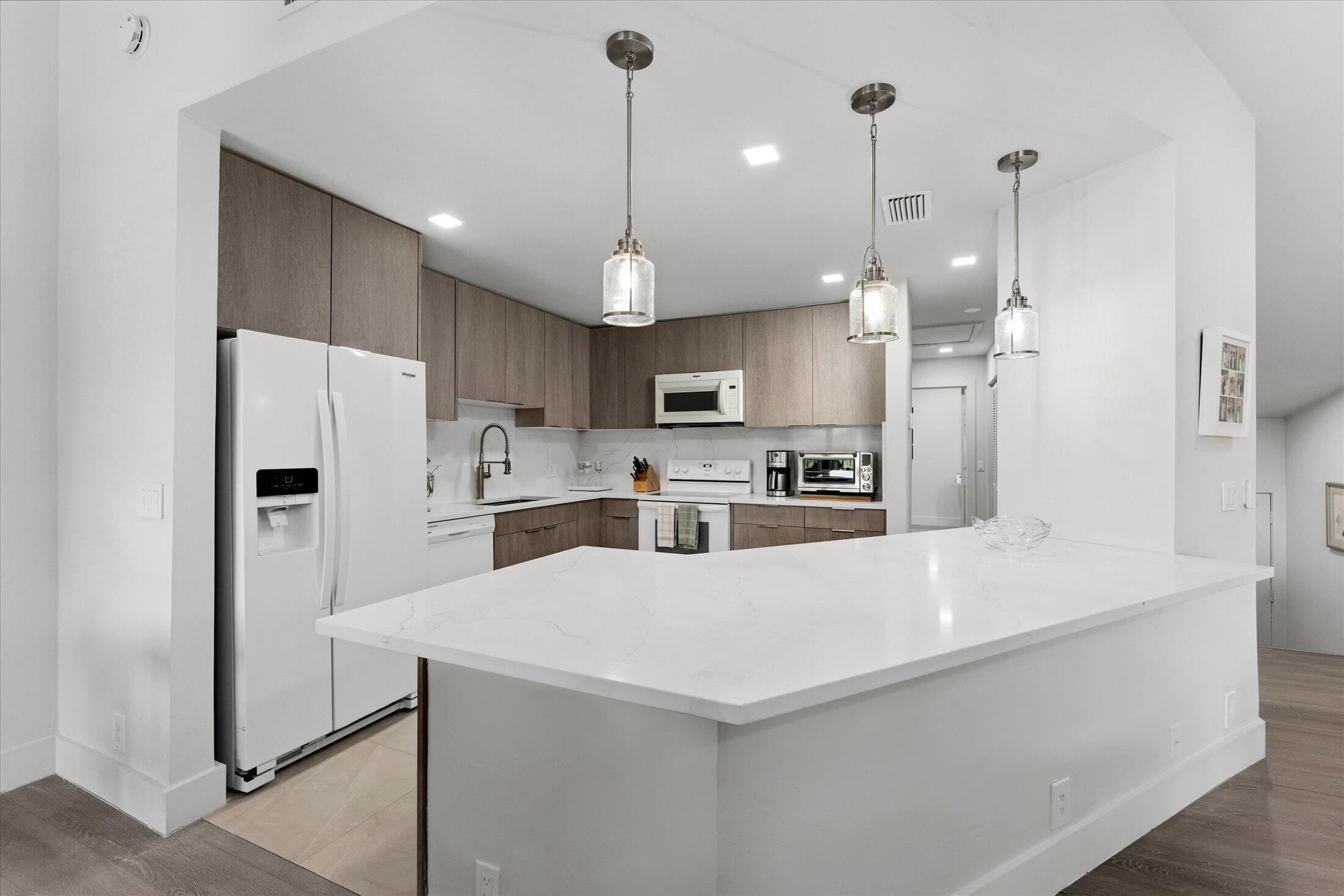 5521 Coach House Circle, Unit G Boca Raton, FL 33486 - Photo 10 of 32 Kitchen
