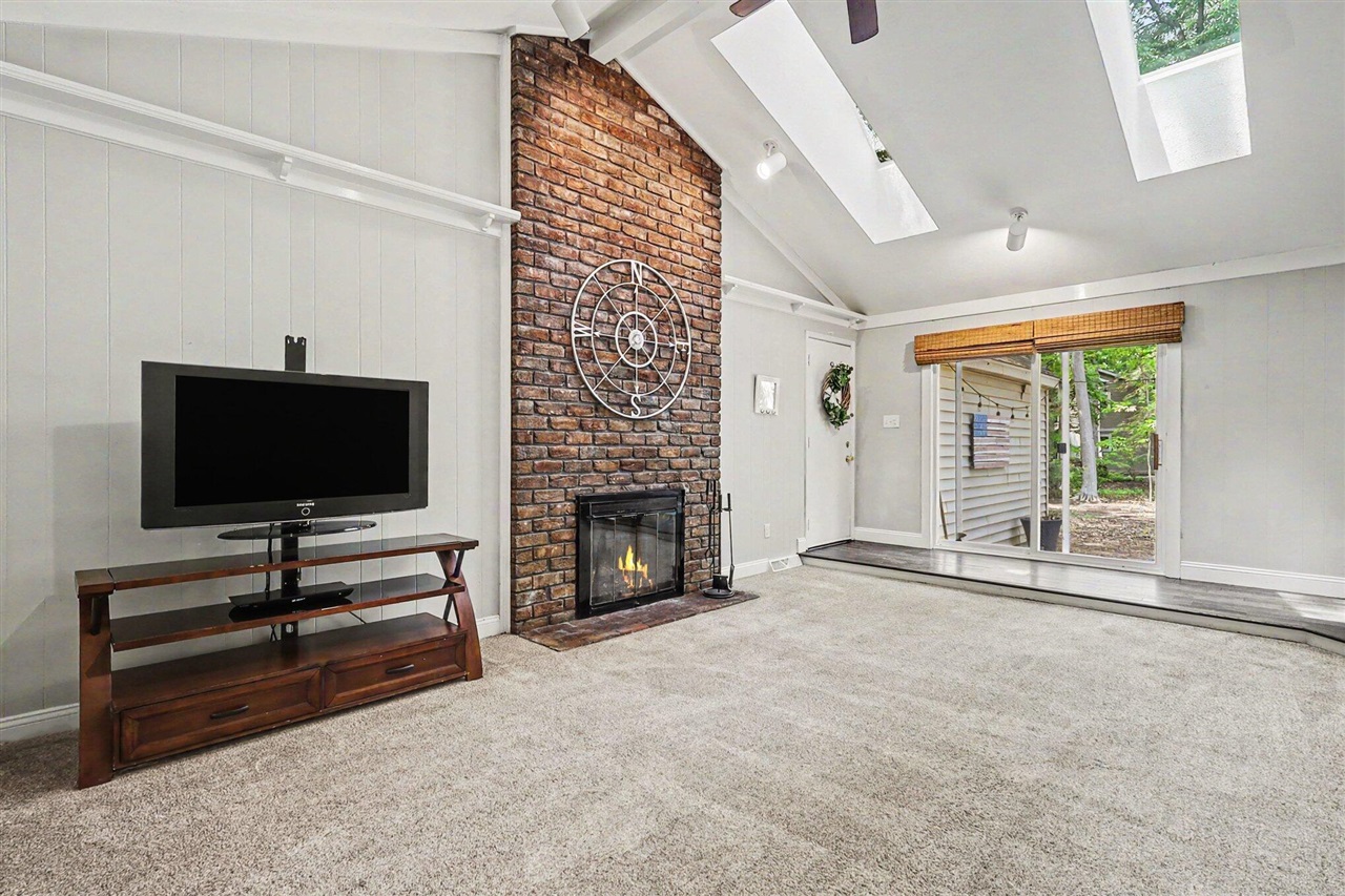 280 Portchester Road Holland, MI 49424 - Photo 8 of 31