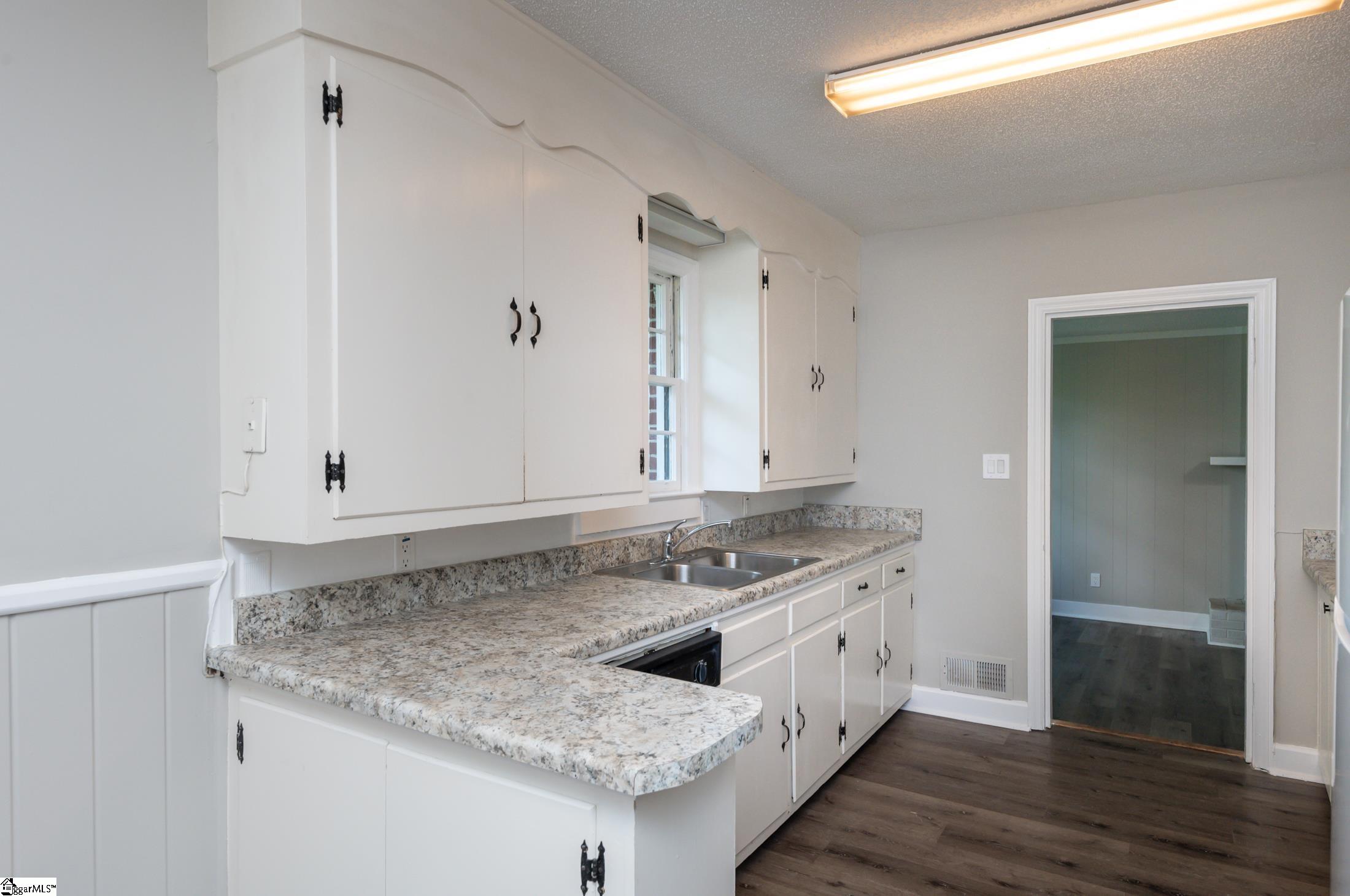 711 Penarth Road Spartanburg, SC 29301 - Photo 7 of 23 Gallery Image 7