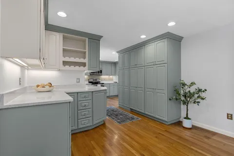 $995,000 | 127 Perch Pond Drive, Chatham, MA 02633
