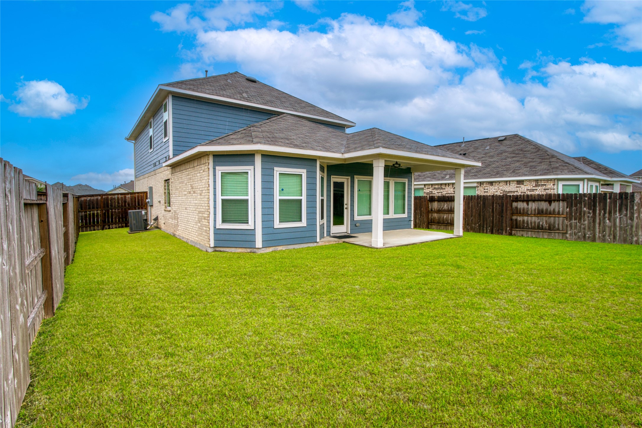 3327 Trl Vw Drive Rosenberg, TX 77471 - Photo 29 of 30 a view of a house with yard and porch