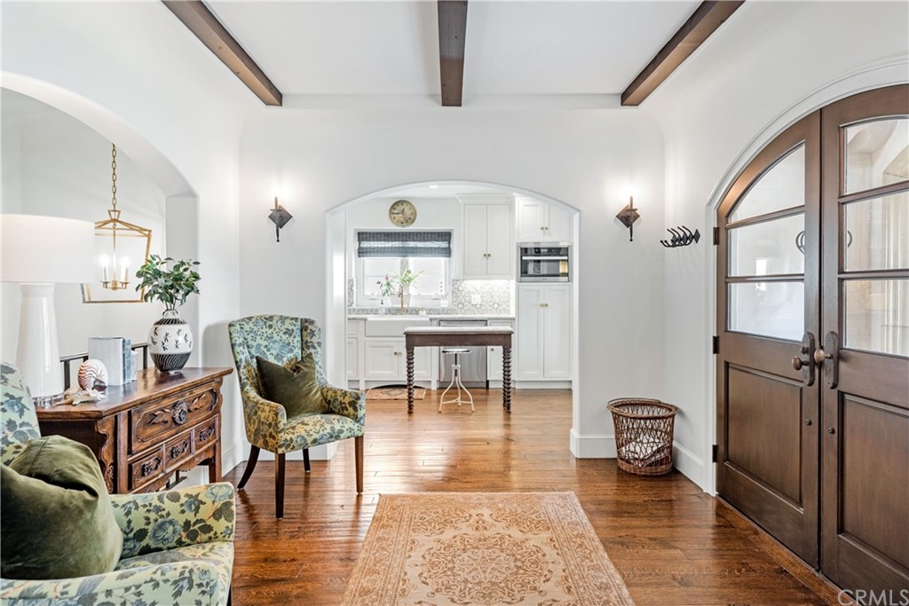 351 Whiting Street El Segundo, CA 90245 - Photo 13 of 60 a living room with furniture