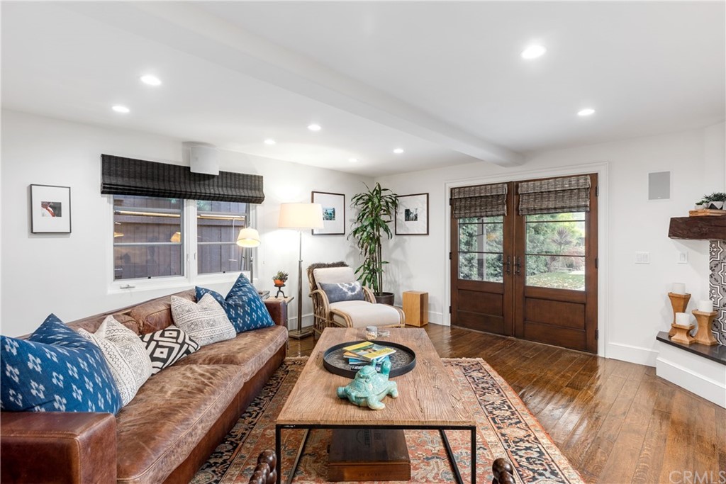 351 Whiting Street El Segundo, CA 90245 - Photo 26 of 60 a living room with furniture and a window