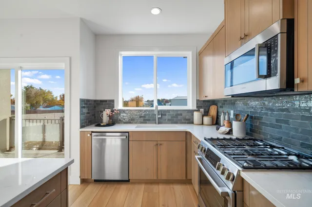 $742,900 | 5281 N River, Garden City, ID 83714