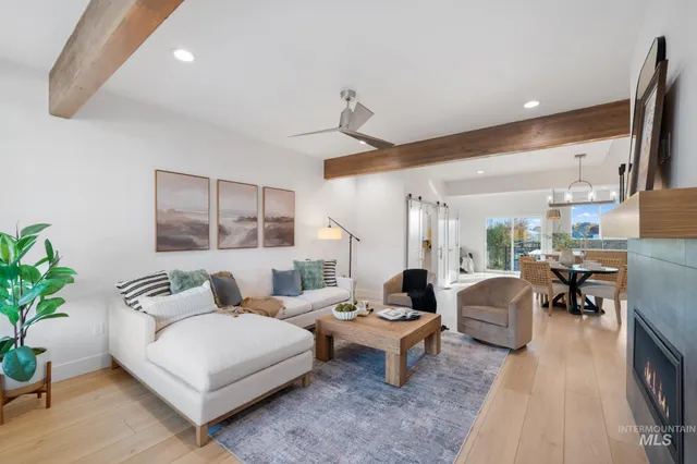 $742,900 | 5281 N River, Garden City, ID 83714