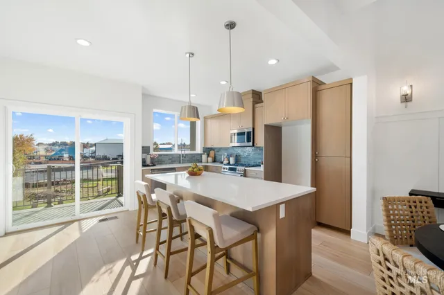 $742,900 | 5281 N River, Garden City, ID 83714