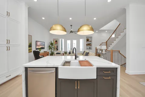 $555,000 | 925 Fisher Street, Unit D, Houston, TX 77018