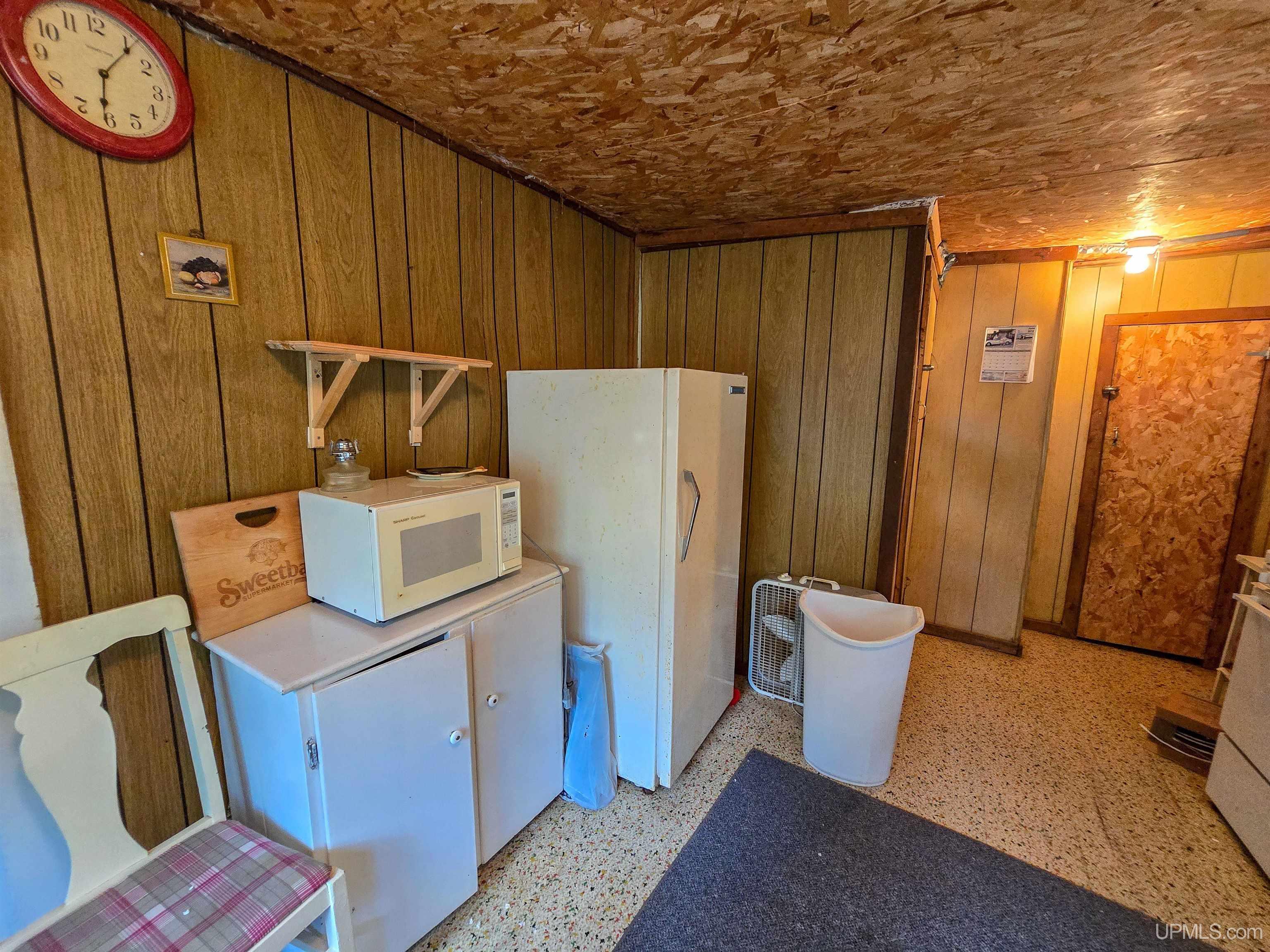 9962 Graves Road Manistique, MI 49854 - Photo 9 of 32 Gallery Image 9