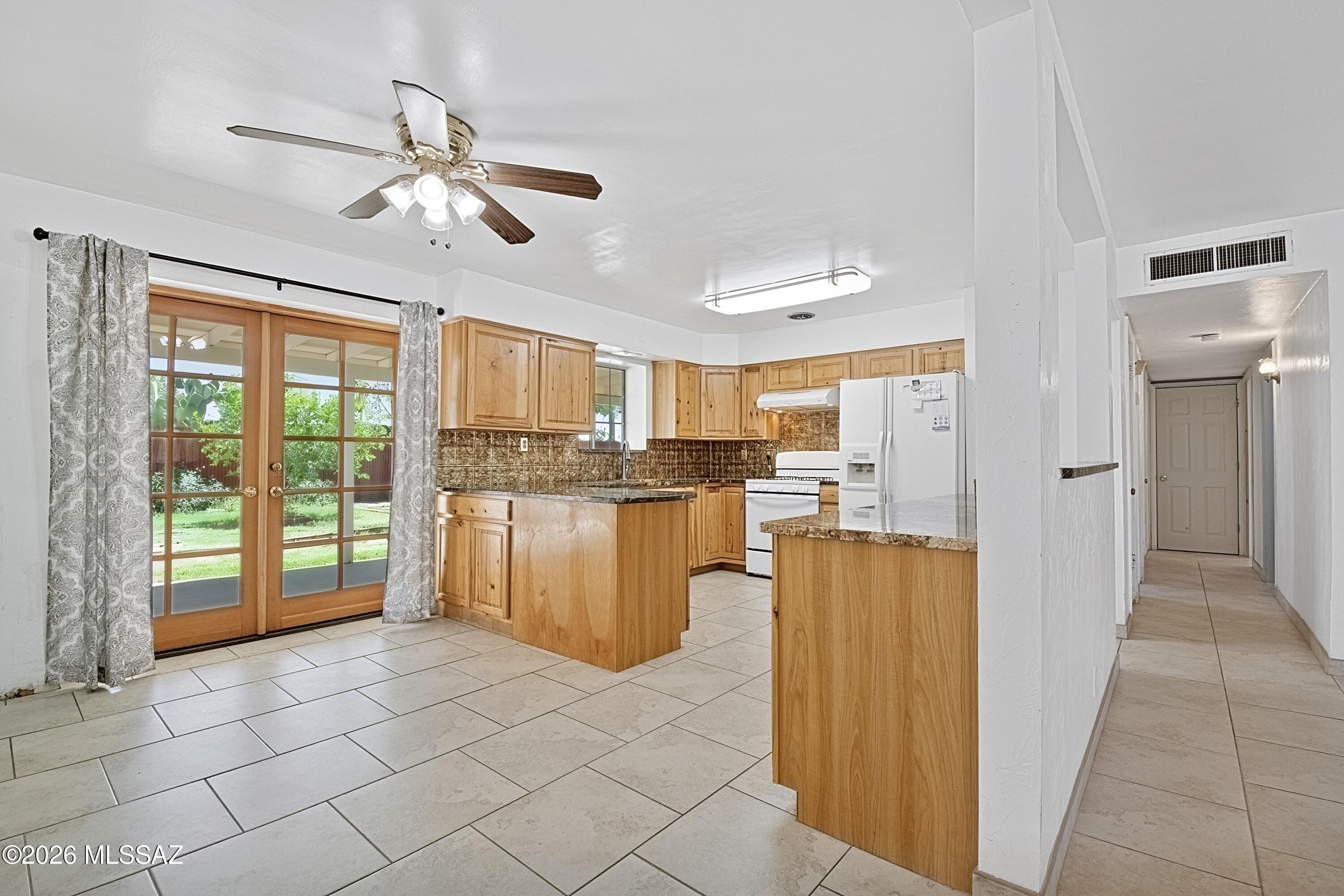 6202 East Timrod Street Tucson, AZ 85711 - Photo 12 of 36 Kitchen