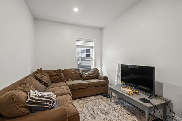 $4,200 | 55 Saxton Street, Unit 1, Boston, MA 02125