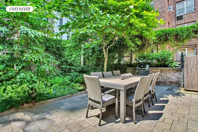 $5,650,000 | 307 East 87th Street | Upper East Side