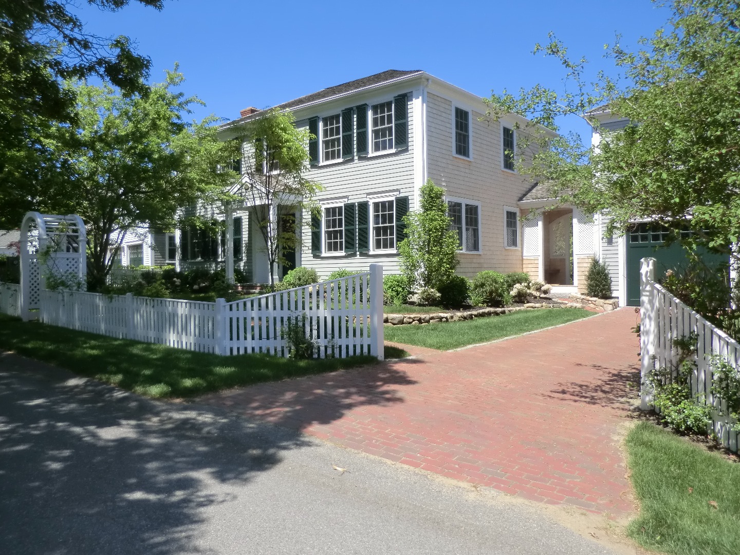 114 South Summer Street Edgartown, MA 02539 - Photo 3 of 102