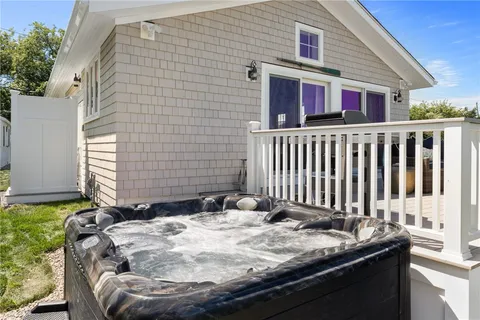 $995,000 | 17 Goose Island Road, Narragansett, RI 02882