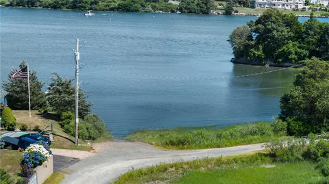 $995,000 | 17 Goose Island Road, Narragansett, RI 02882