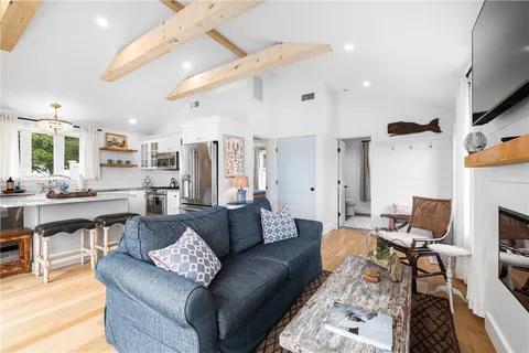 $995,000 | 17 Goose Island Road, Narragansett, RI 02882