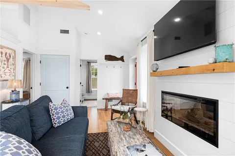 $995,000 | 17 Goose Island Road, Narragansett, RI 02882