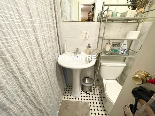 $2,500 | 748 East 4th Street, Unit B, Boston, MA 02127