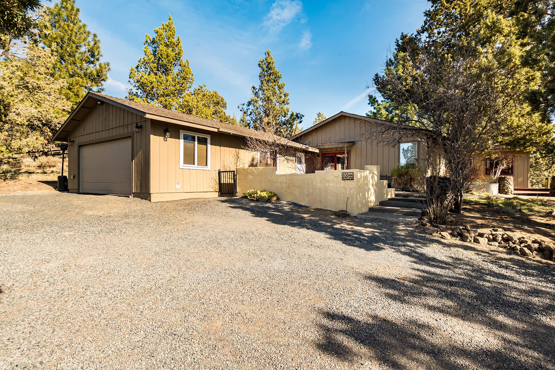 65044 Highland Road Bend, OR 97703 - Photo 2 of 34 JH5_6326