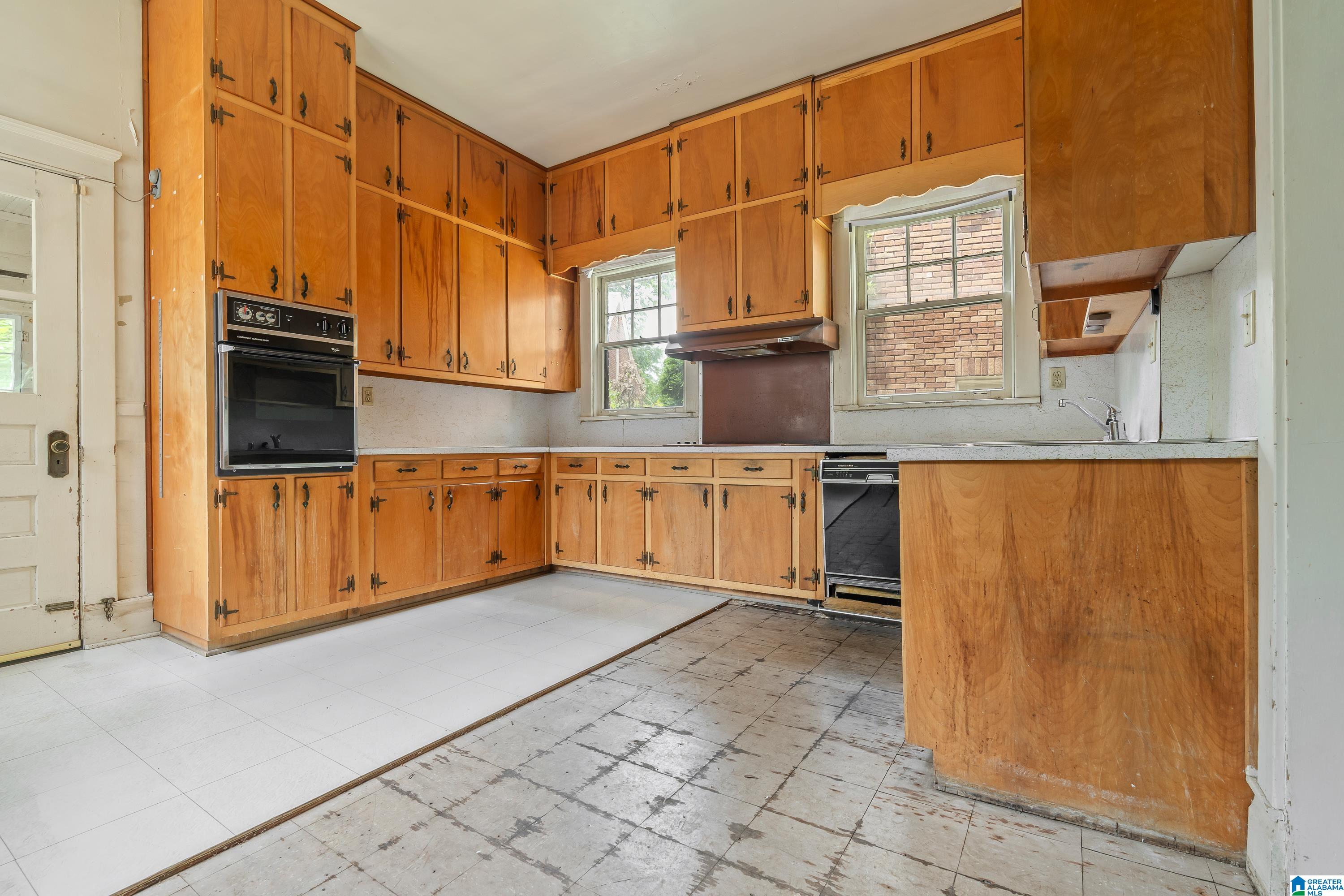 826 Essex Road Birmingham, AL 35222 - Photo 16 of 57