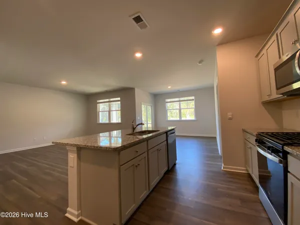 $2,400 | 7120 Foxhollow Lane, Leland, NC 28451