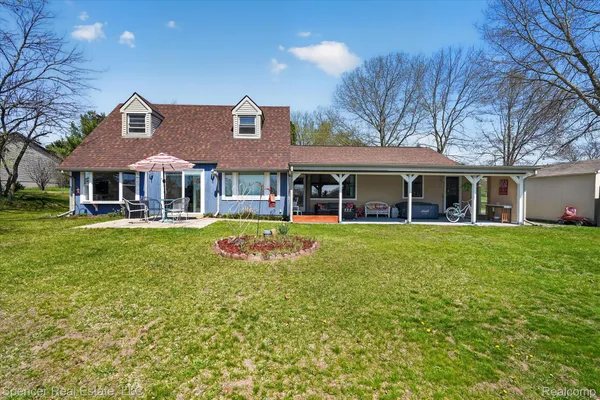 $485,000 | 604 Gaffney Drive, Highland, MI 48356