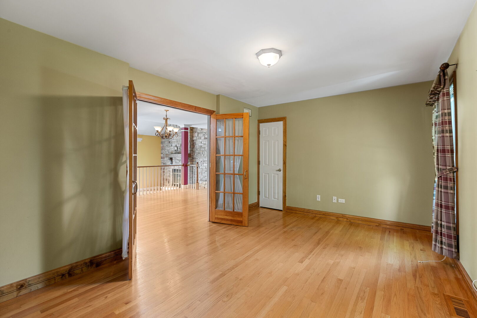 323 North Pleasant Road Lake Zurich, IL 60047 - Photo 9 of 31 Gallery Image 9
