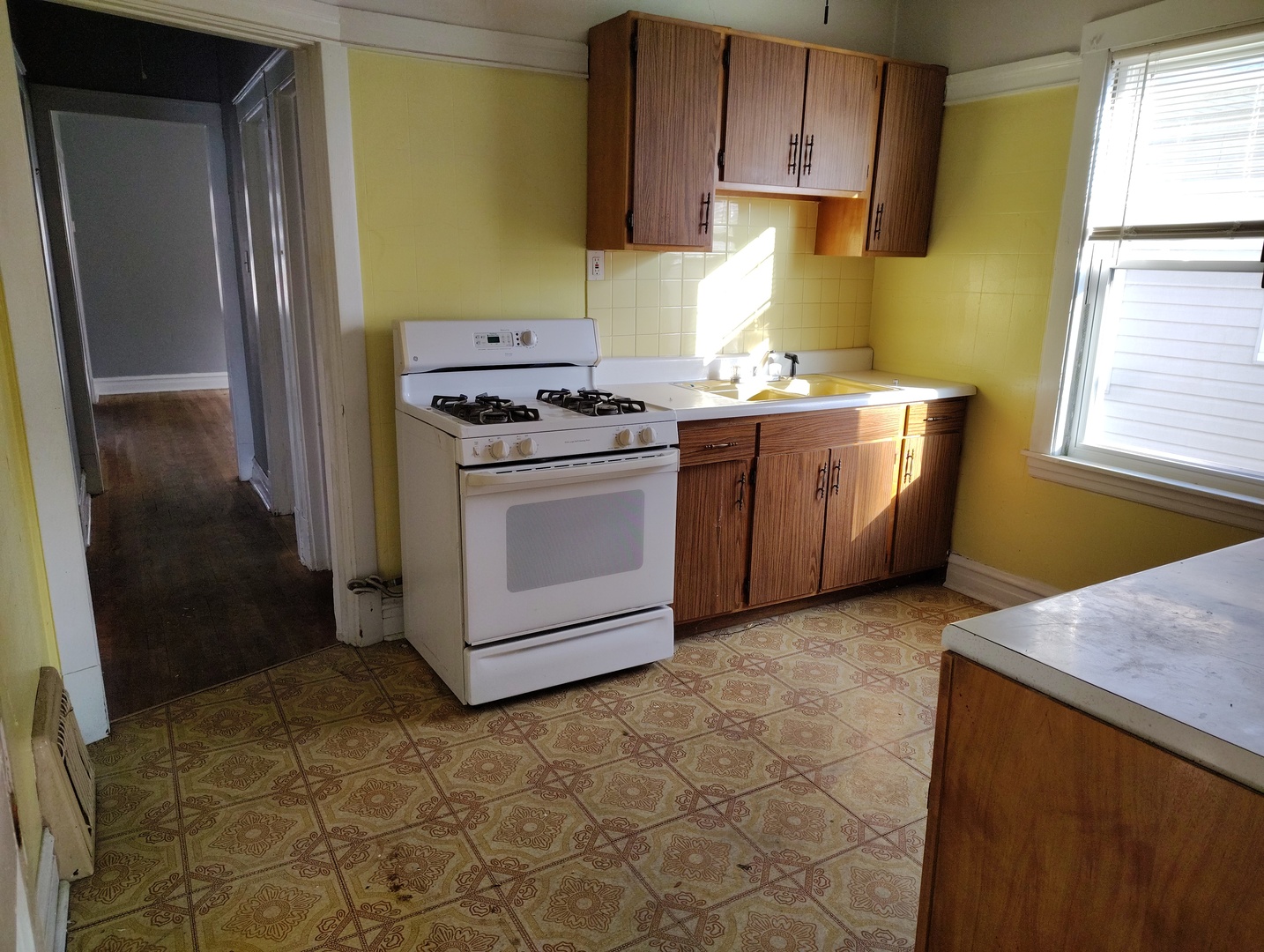 5541 West Grace Street Chicago, IL 60641 - Photo 9 of 26