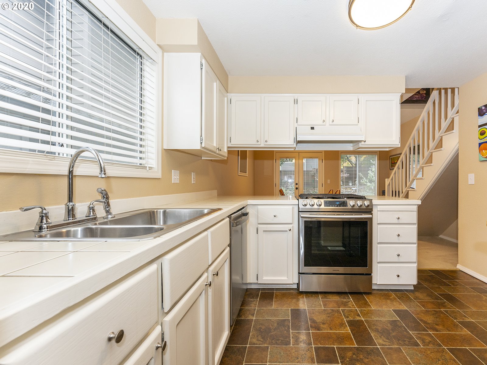 98 Kingsgate Road Lake Oswego, OR 97035 - Photo 14 of 24 Gallery Image 14