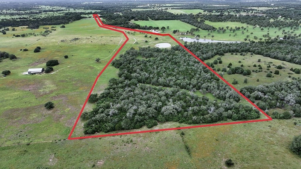 2625 Burke Road Flatonia, TX 78941 - Photo 2 of 19