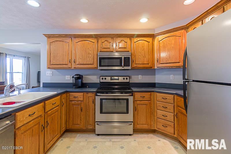3029 Hickory Ridge Drive Herrin, IL 62948 - Photo 11 of 27 Gallery Image 11