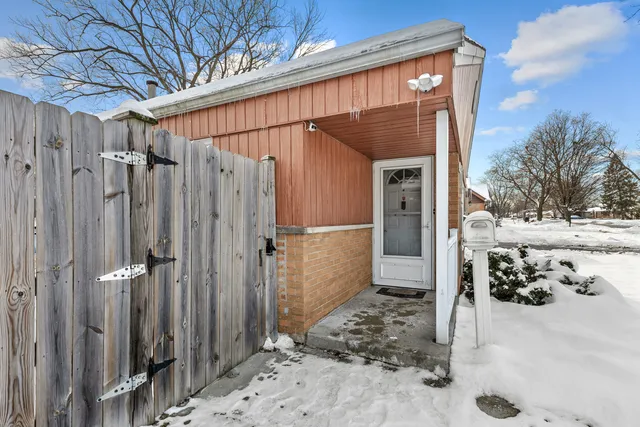 a view of a back yard of the house