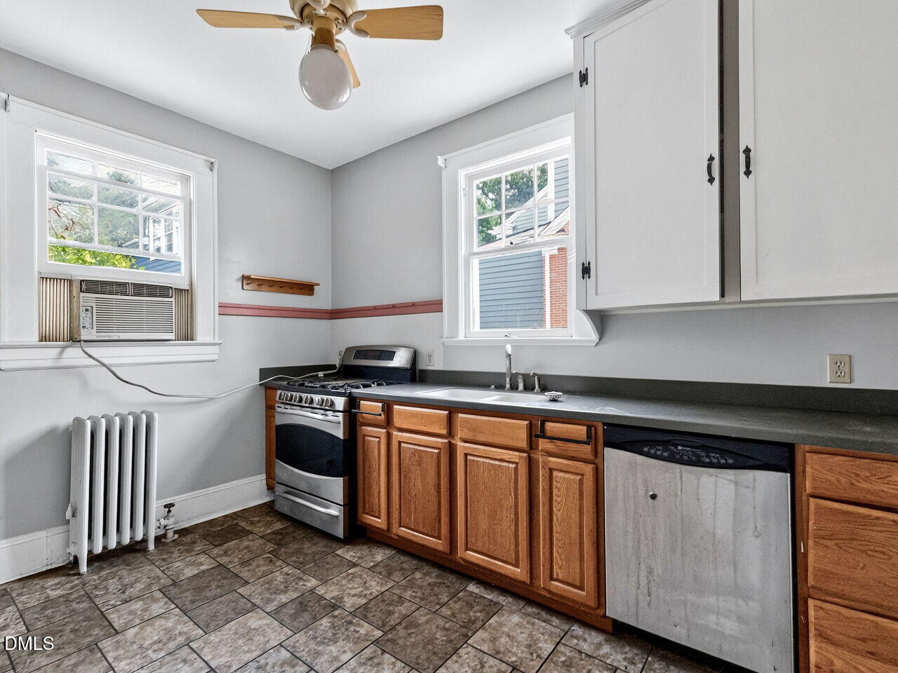 1509 Caswell Street Raleigh, NC 27608 - Photo 12 of 23
