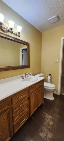 $3,200 | 616 Cannan Drive, Angleton, TX 77515