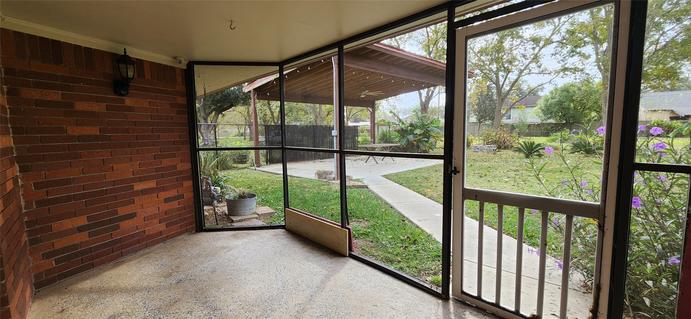 616 Cannan Drive Angleton, TX 77515 - Photo 37 of 44