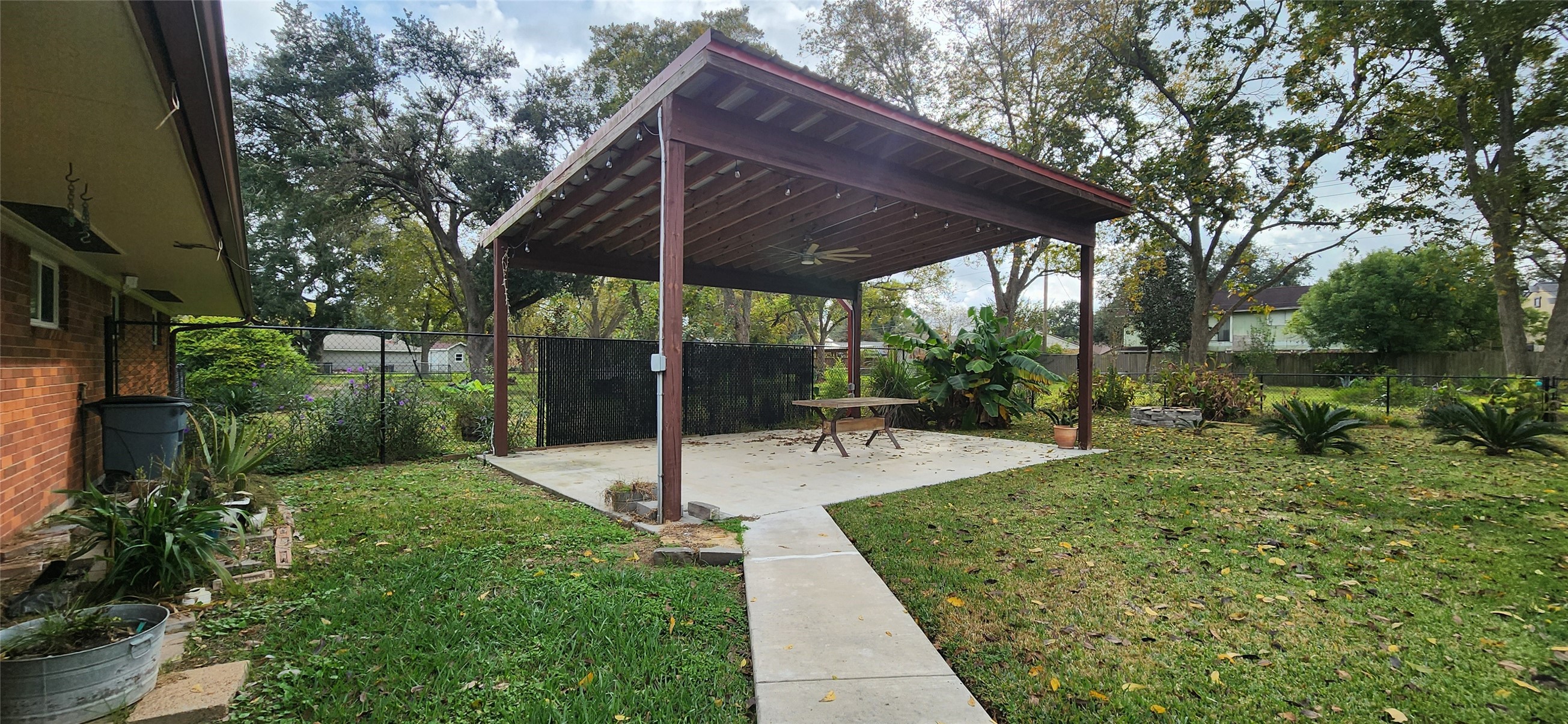 616 Cannan Drive Angleton, TX 77515 - Photo 39 of 44