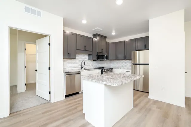 $2,000 | 28 7th Street Northeast, Unit FOUNDRY, Rochester, MN 55906