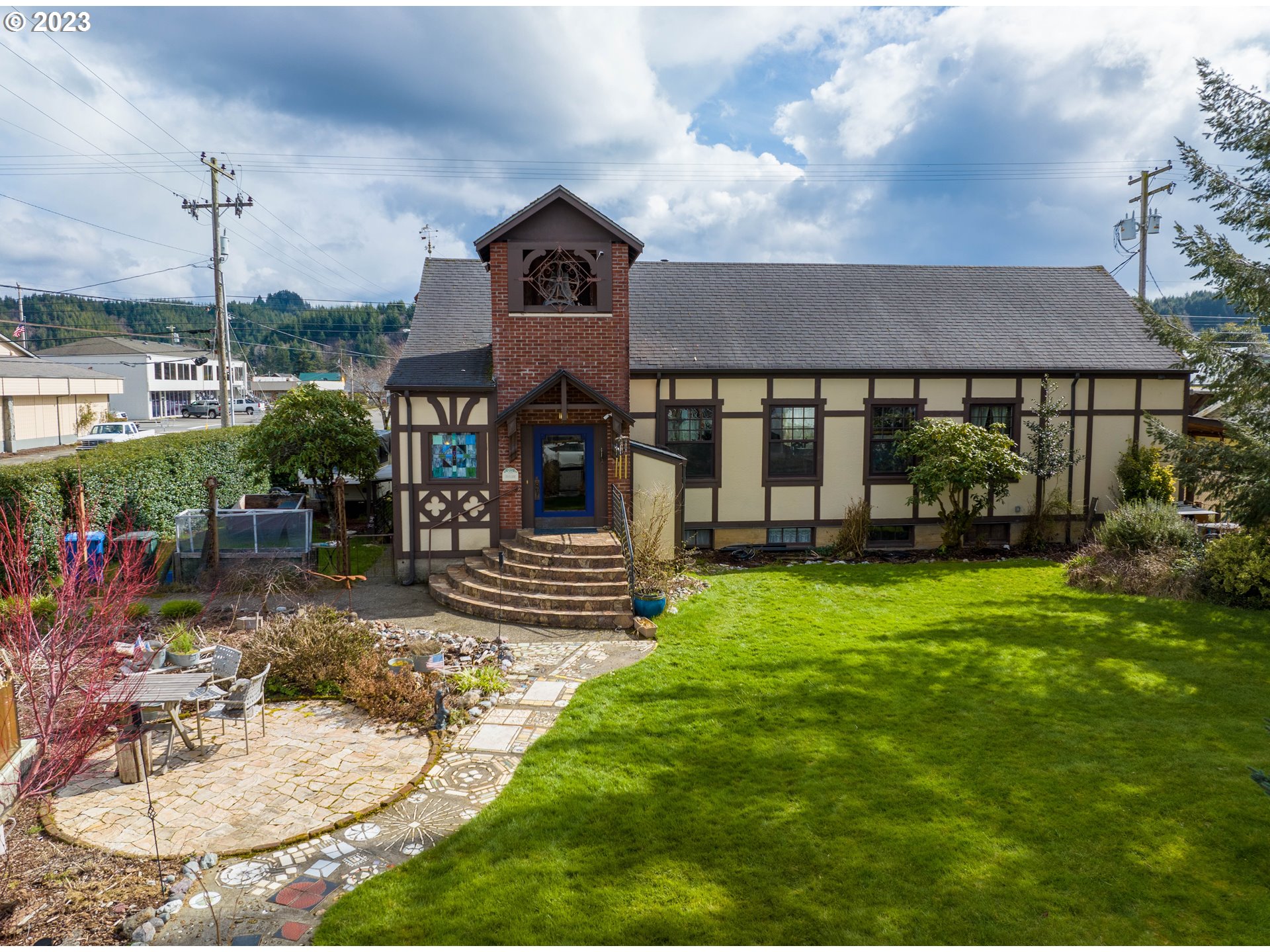 a view of a house with a sink and garden