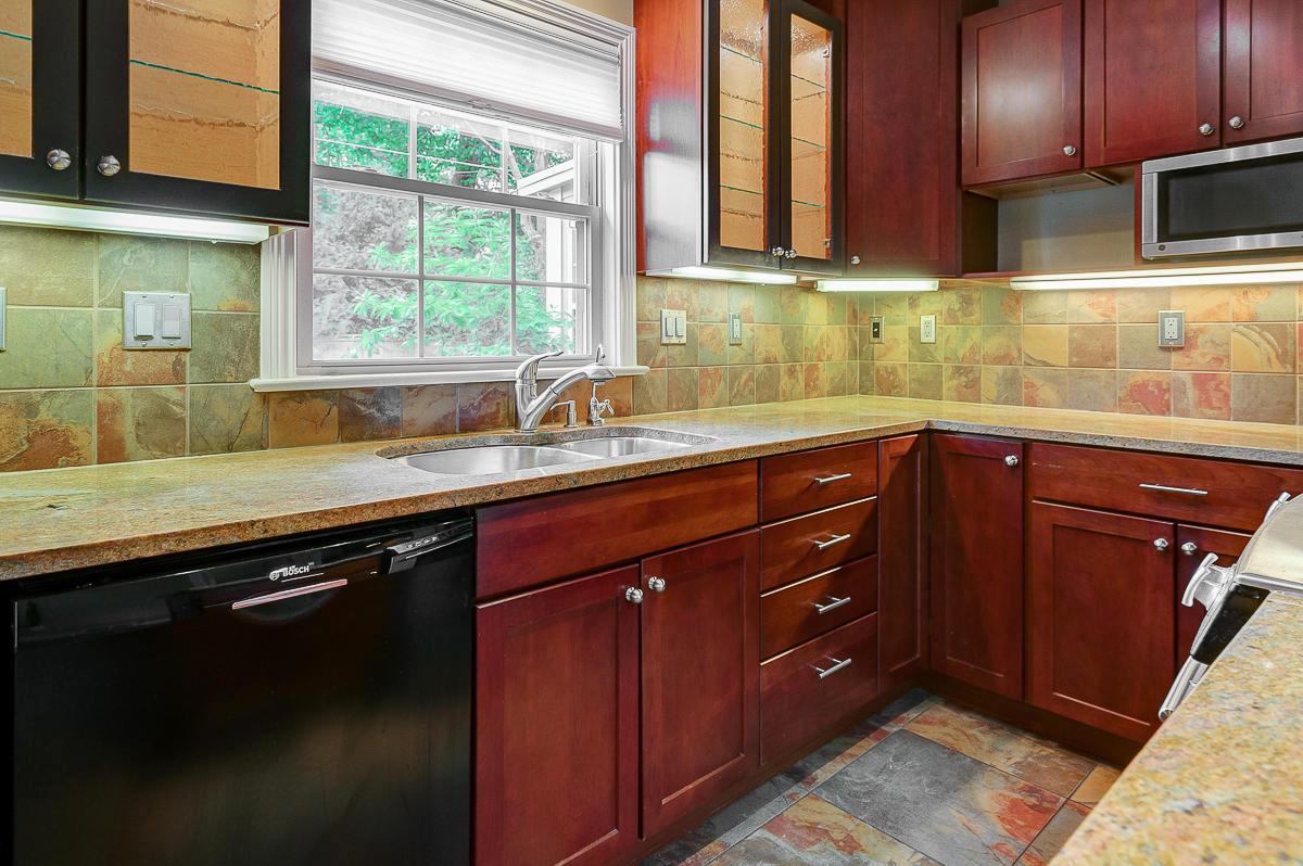 2702 Henthorn Road Columbus, OH 43221 - Photo 10 of 39