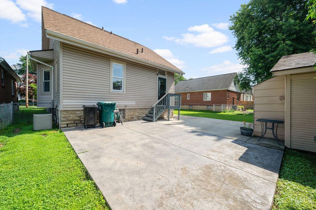 6705 Merwin Avenue Cincinnati, OH 45227 - Photo 13 of 71