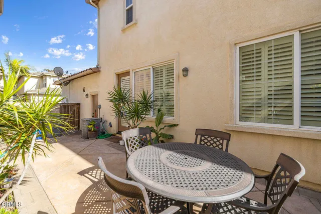 a view of a livingroom with furniture and porch