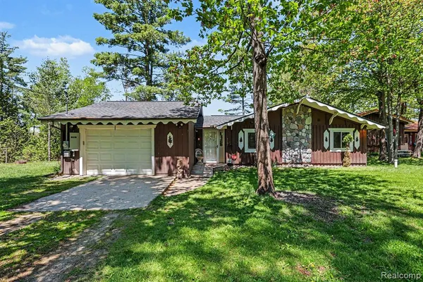 $164,900 | 1107 Northern Trail, Alger, MI 48610