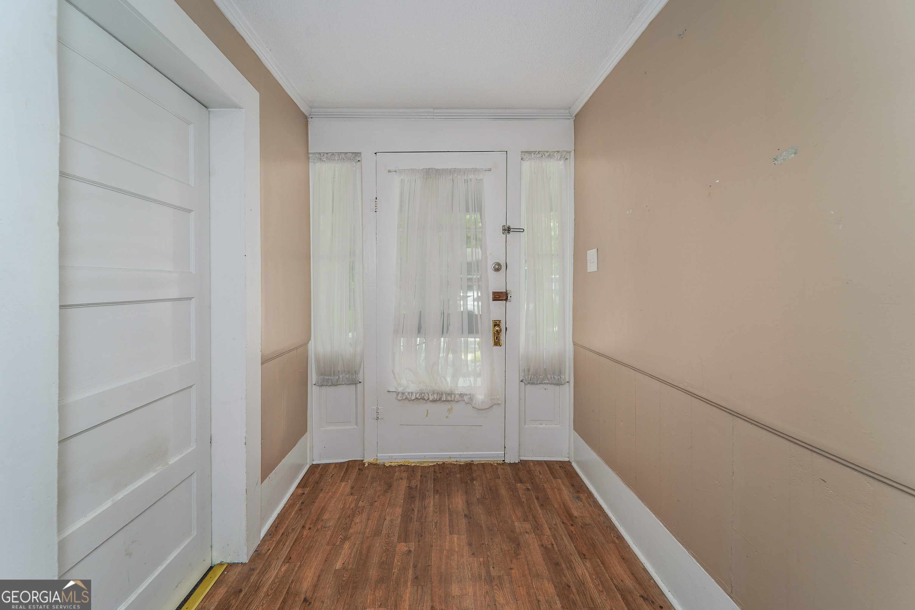122 Hopkins Street Waycross, GA 31501 - Photo 21 of 31 a view of wooden floor