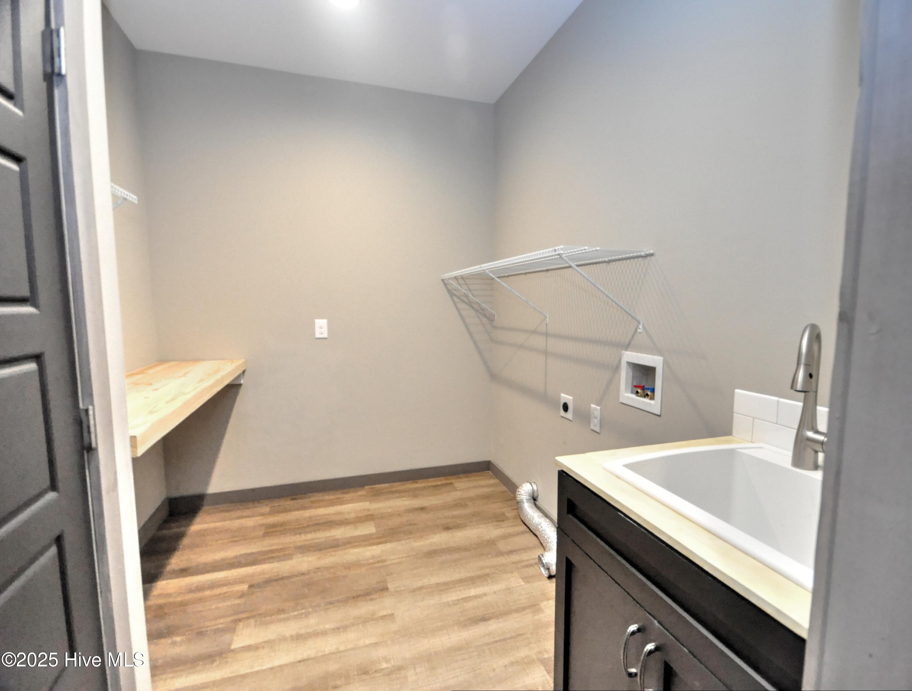 9265 West Lake Road Calabash, NC 28467 - Photo 59 of 132 Laundry Room