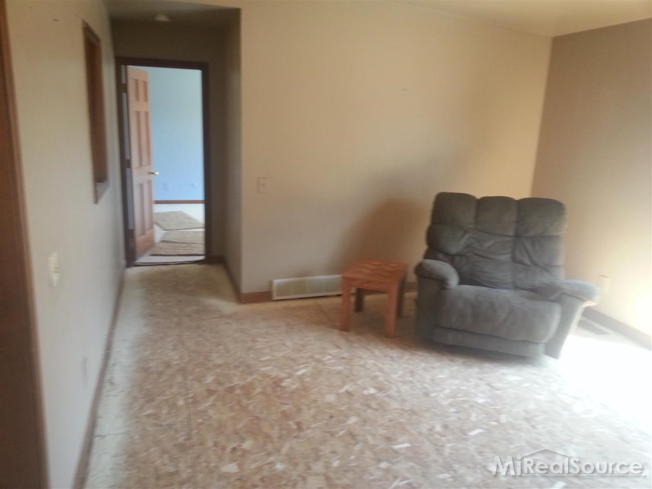 10737 Fisher Road Yale, MI 48097 - Photo 4 of 19 31187492-3.JPG