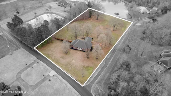 $399,999 | 769 Golden Pond Circle, Coldwater, MS 38618