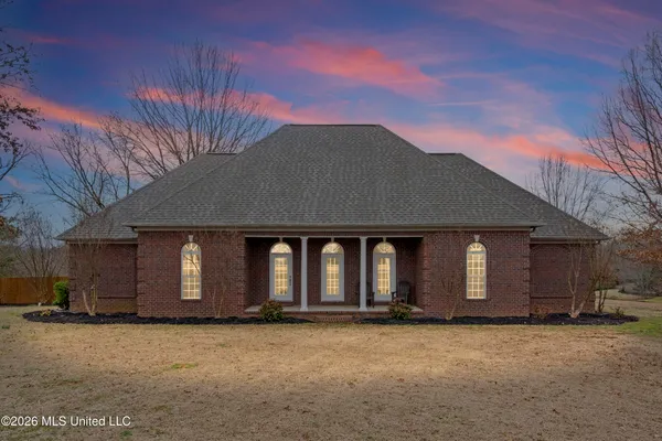 $399,999 | 769 Golden Pond Circle, Coldwater, MS 38618