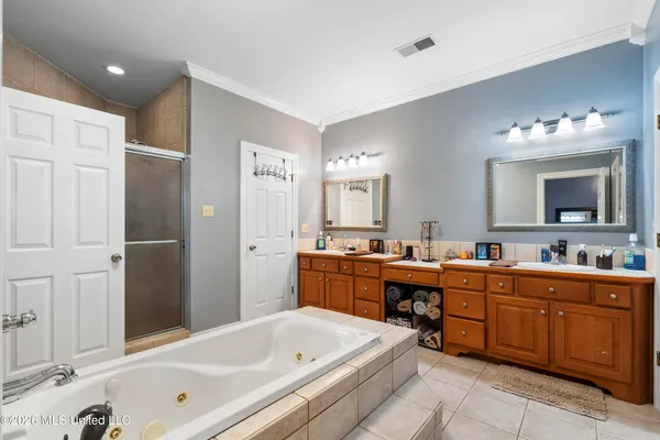 $399,999 | 769 Golden Pond Circle, Coldwater, MS 38618