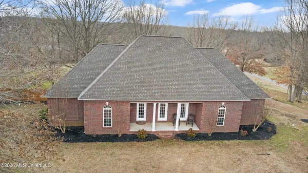 $399,999 | 769 Golden Pond Circle, Coldwater, MS 38618